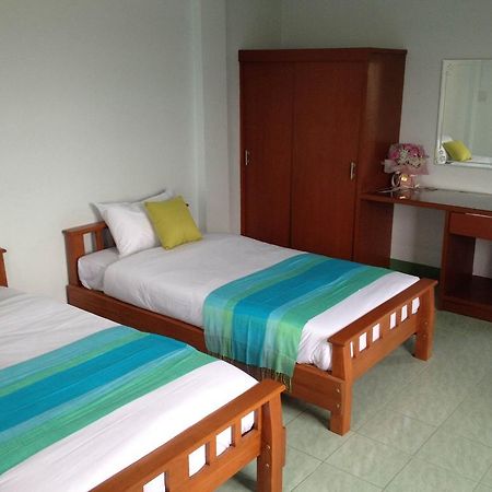 Baan Mitreejit Apartment Surat Thani Phòng bức ảnh