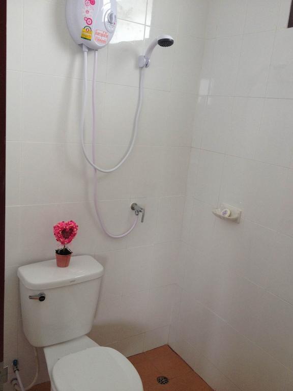 Baan Mitreejit Apartment Surat Thani Phòng bức ảnh